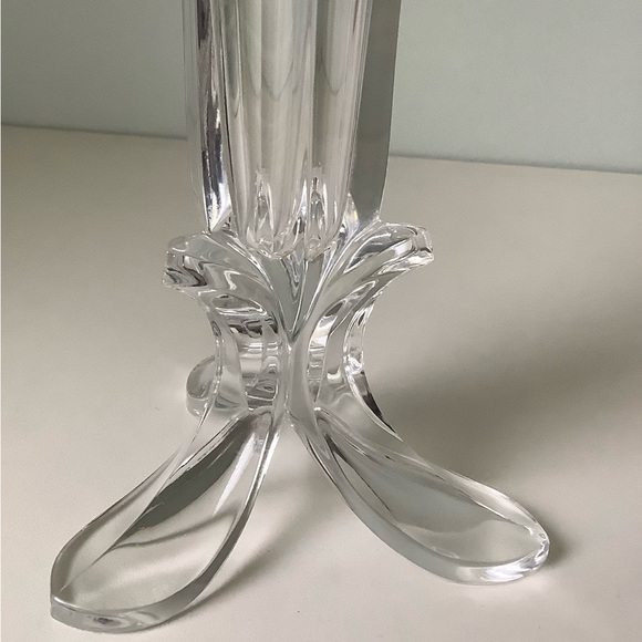 EUC Crystal 3 footed petal bud vase - Picture 4 of 11